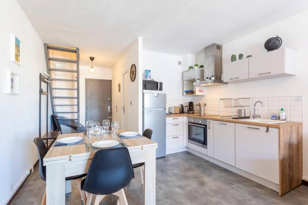 Chez Audrey - Agreable Appartement Duplex Climatise Et Convivial Le Grau-du-Roi Kültér fotó